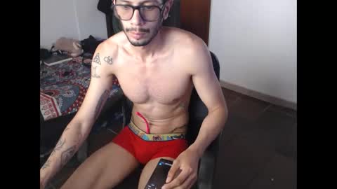 Snapshot of julfigo chatting on 05/31/26, 06:04 Julfigo online show from 05/31/26, 06:04