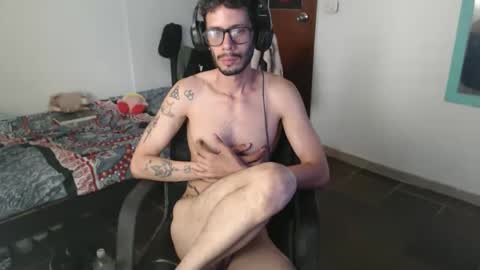 Snapshot of julfigo chatting on 06/04/26, 06:25 Julfigo online show from 06/04/26, 06:25