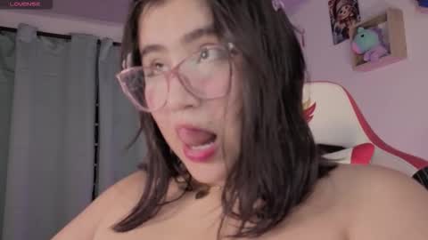 Snapshot of juli_1213 chatting on 12/05/25, 04:32 Juliana online show from 12/05/25, 04:32