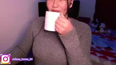 Snapshot of juli_69 chatting on 12/18/24, 01:15 Juliana Torres online show from 12/18/24, 01:15