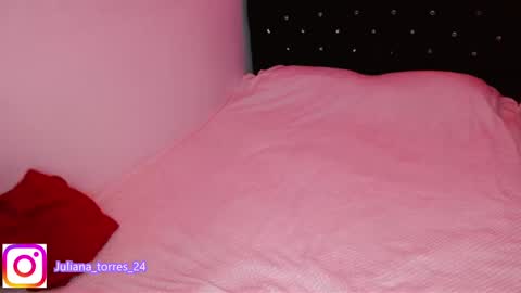 Snapshot of juli_69 chatting on 12/27/24, 08:18 Juliana Torres online show from 12/27/24, 08:18