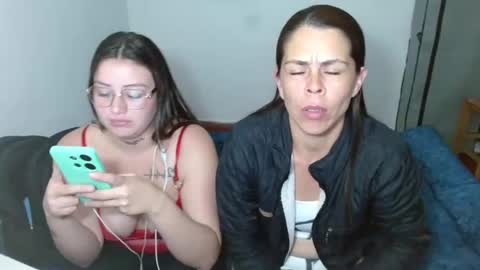 Snapshot of juli_69 chatting on 02/13/25, 12:02 Juliana Torres online show from 02/13/25, 12:02