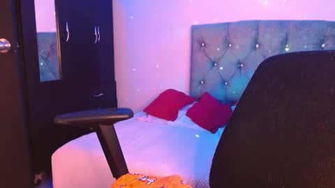 Snapshot of juli_69 chatting on 03/07/25, 07:49 Juliana Torres online show from 03/07/25, 07:49