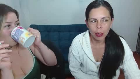 Snapshot of juli_69 chatting on 09/12/25, 11:37 Juliana Torres online show from 09/12/25, 11:37