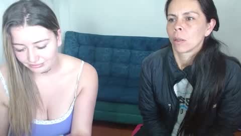 Snapshot of juli_69 chatting on 09/13/25, 04:18 Juliana Torres online show from 09/13/25, 04:18