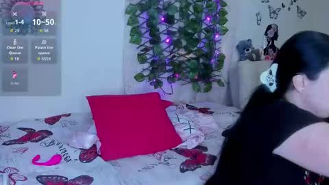 juli_castillo1 online show from 04/20/26, 03:04