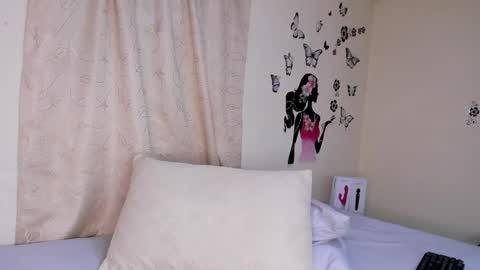 Juli online show from 02/24/25, 06:04