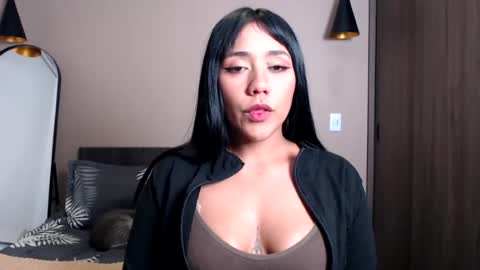 Snapshot of juli_love11 chatting on 07/25/26, 12:09 JULIETA online show from 07/25/26, 12:09
