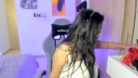 juli_santos_22 online show from 06/13/26, 10:13