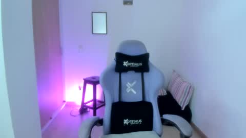 juli_santos_22 online show from 06/30/26, 02:29