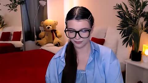 julia485262 online show from 05/29/26, 08:23