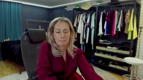 julia__cherry_ online show from 02/07/26, 01:26