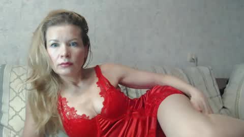 Snapshot of julia_giulia chatting on 02/15/25, 01:31 julia_giulia online show from 02/15/25, 01:31