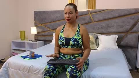 Julia Gomes online show from 02/27/25, 07:15