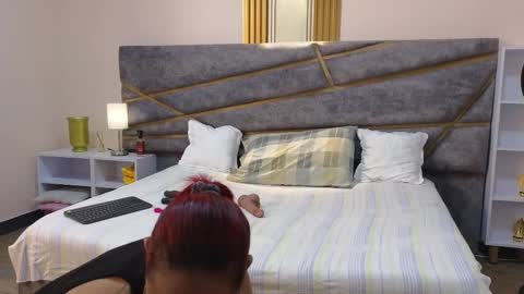 Julia Gomes online show from 03/04/25, 07:54