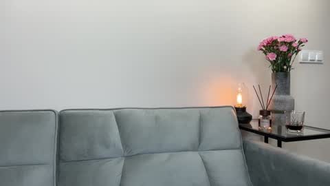 Julia R Le online show from 01/16/25, 01:37