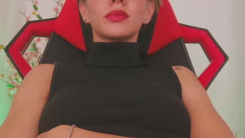 Snapshot of julia_roberts420 chatting on 12/22/24, 06:28 Julia Schedule 10 pm to 4 am GTM-5 online show from 12/22/24, 06:28