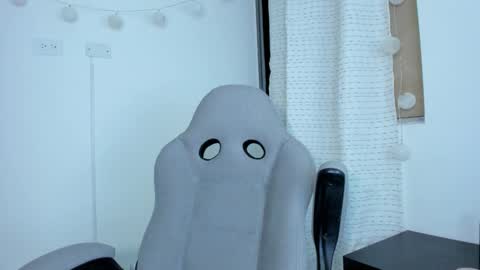 Snapshot of julia_strauns chatting on 01/02/25, 05:03 julia_strauns online show from 01/02/25, 05:03