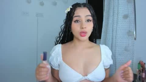 Snapshot of julia_strauns chatting on 01/04/25, 05:05 julia_strauns online show from 01/04/25, 05:05