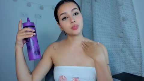 Snapshot of julia_strauns chatting on 01/27/25, 05:47 julia_strauns online show from 01/27/25, 05:47