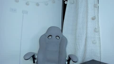 Snapshot of julia_strauns chatting on 03/12/25, 05:35 julia_strauns online show from 03/12/25, 05:35