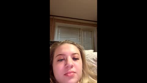 Snapshot of juliacrazy_ chatting on 02/06/25, 01:54 juliacrazy_ online show from 02/06/25, 01:54