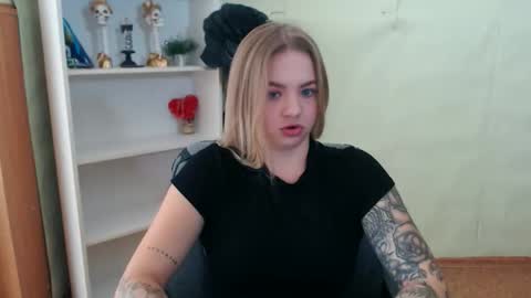 Snapshot of juliacrazy_ chatting on 09/25/25, 07:01 juliacrazy_ online show from 09/25/25, 07:01