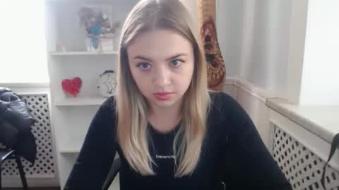 Snapshot of juliacrazy_ chatting on 10/12/25, 05:17 juliacrazy_ online show from 10/12/25, 05:17