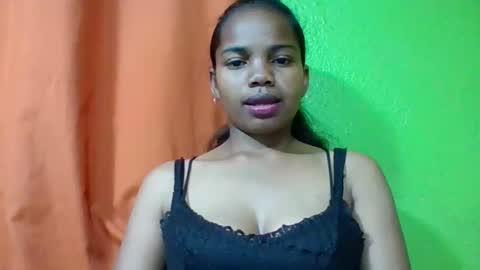 juliah02 online show from 05/11/26, 07:47
