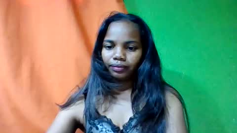 juliah02 online show from 05/15/26, 05:36