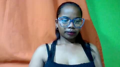 juliah02 online show from 05/27/26, 05:15