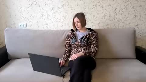 Kate online show from 04/01/26, 02:47