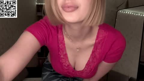 Snapshot of juliahupman chatting on 05/13/26, 06:49 Kate online show from 05/13/26, 06:49