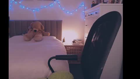 Snapshot of julialiones chatting on 12/24/24, 07:22 julialiones online show from 12/24/24, 07:22