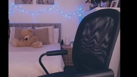 Snapshot of julialiones chatting on 12/26/24, 03:31 julialiones online show from 12/26/24, 03:31