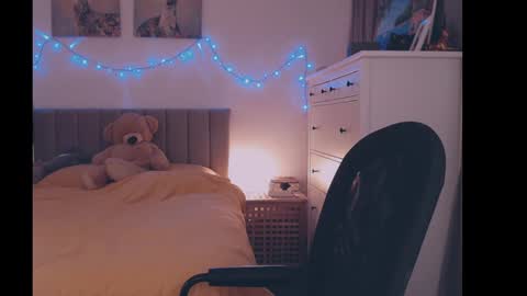 Snapshot of julialiones chatting on 03/12/25, 07:28 julialiones online show from 03/12/25, 07:28