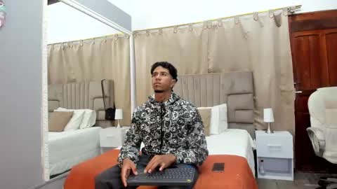 Snapshot of julian_billy chatting on 01/04/25, 11:22 julian billy online show from 01/04/25, 11:22