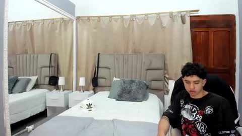 Snapshot of julian_billy chatting on 01/09/25, 05:43 julian billy online show from 01/09/25, 05:43