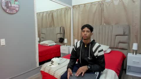 Snapshot of julian_billy chatting on 02/02/25, 11:19 julian billy online show from 02/02/25, 11:19