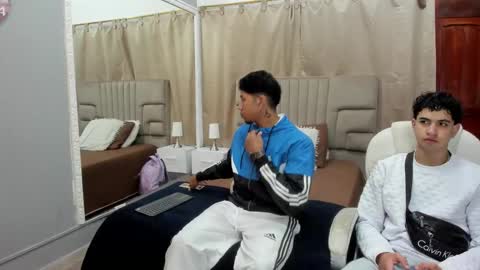 Snapshot of julian_billy chatting on 02/06/25, 11:43 julian billy online show from 02/06/25, 11:43