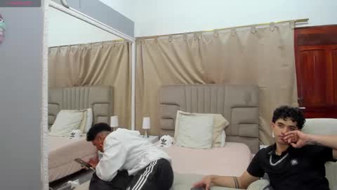 Snapshot of julian_billy chatting on 02/19/25, 02:34 julian billy online show from 02/19/25, 02:34