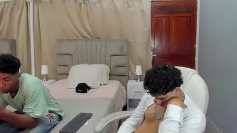 Snapshot of julian_billy chatting on 02/25/25, 02:22 julian billy online show from 02/25/25, 02:22