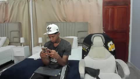 Snapshot of julian_billy chatting on 02/26/25, 05:39 julian billy online show from 02/26/25, 05:39