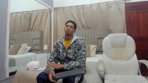 Snapshot of julian_billy chatting on 02/28/25, 11:25 julian billy online show from 02/28/25, 11:25