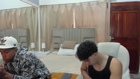 Snapshot of julian_billy chatting on 03/11/25, 02:51 julian billy online show from 03/11/25, 02:51