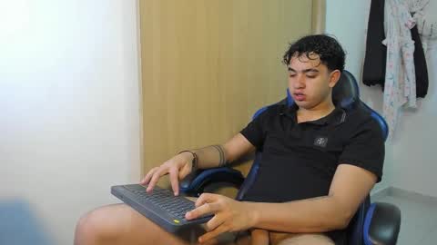 Snapshot of julian_billy chatting on 11/03/25, 09:16 julian billy online show from 11/03/25, 09:16