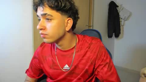 Snapshot of julian_billy chatting on 11/06/25, 05:41 julian billy online show from 11/06/25, 05:41