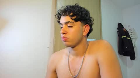 Snapshot of julian_billy chatting on 11/15/25, 10:12 julian billy online show from 11/15/25, 10:12