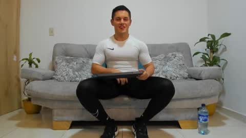 Snapshot of julian_wallace chatting on 12/09/24, 10:09 julian_wallace online show from 12/09/24, 10:09