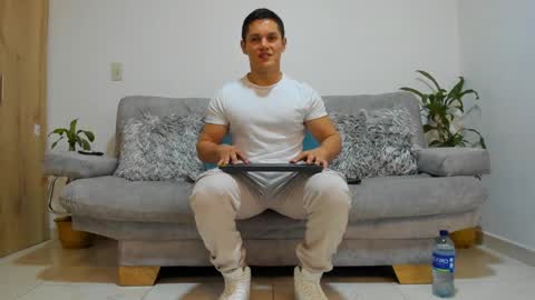 Snapshot of julian_wallace chatting on 12/14/24, 11:12 julian_wallace online show from 12/14/24, 11:12